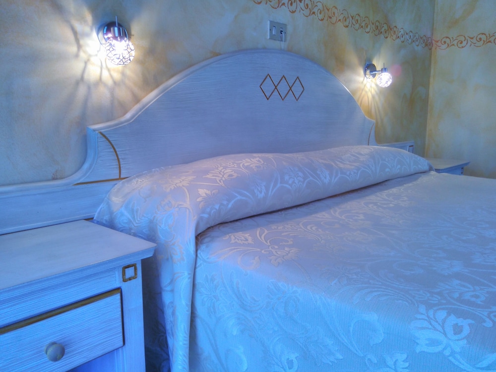 Double Room - Photo 3