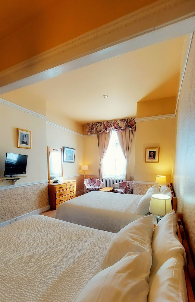 Classic Quadruple Room, River View photo 2