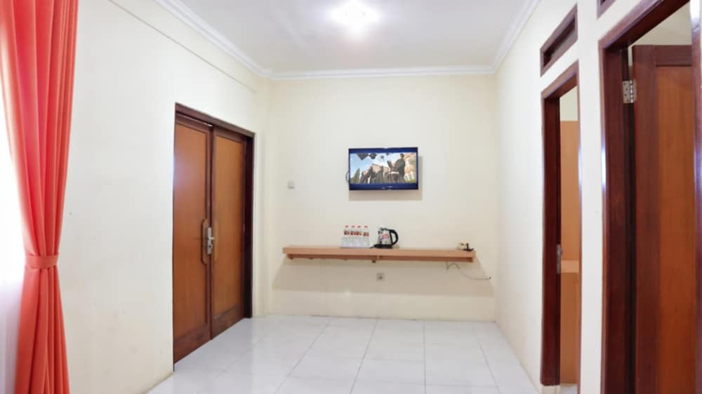 Standard Room, 2 Bedrooms photo 2