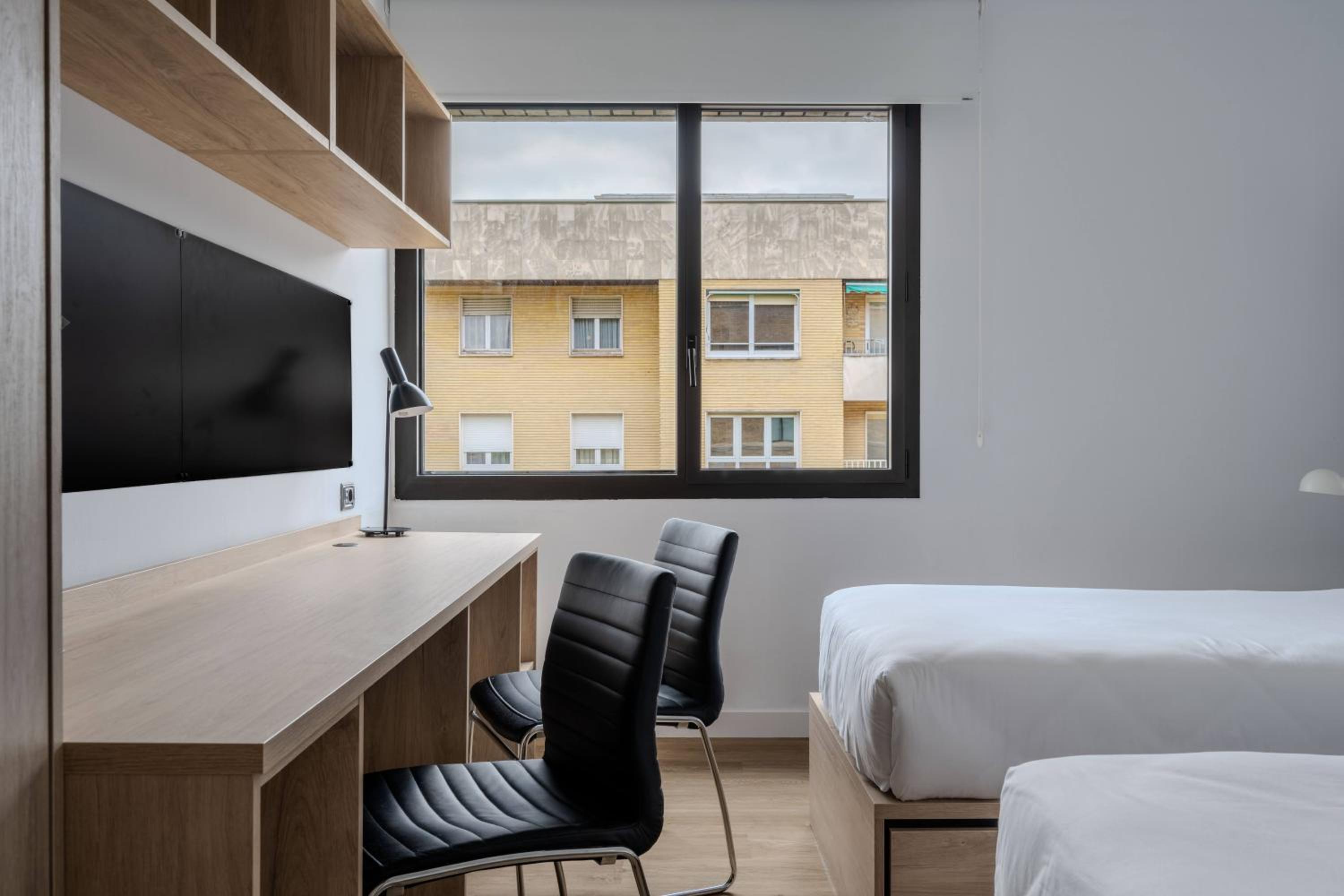 Twin Room - Photo 4