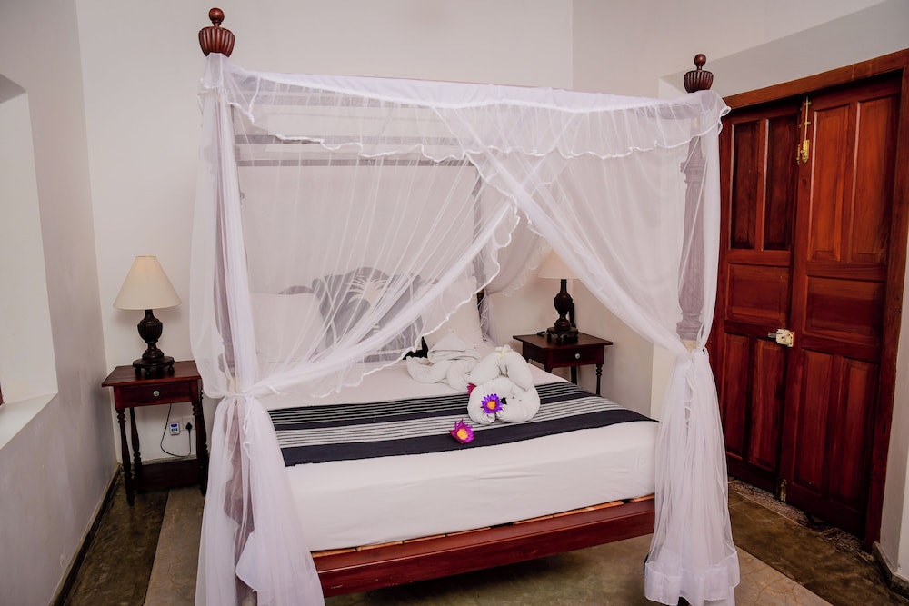 Deluxe Room, 1 Queen Bed photo 1