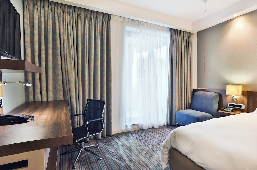 Standard Room, 2 Twin Beds, Balcony, Ocean View - Photo 6