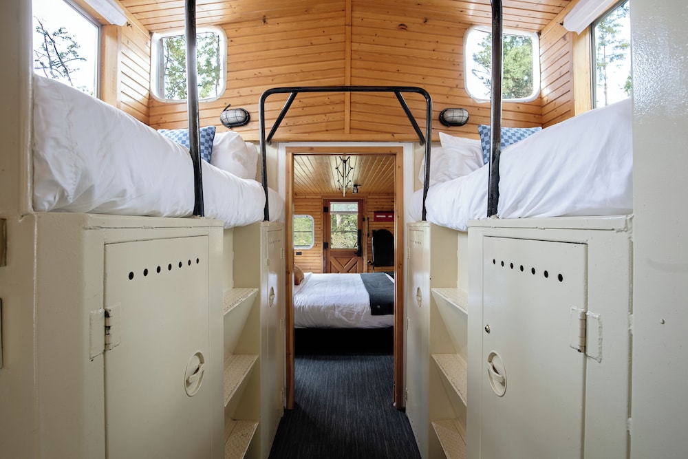 Deluxe Room, Multiple Beds photo 3