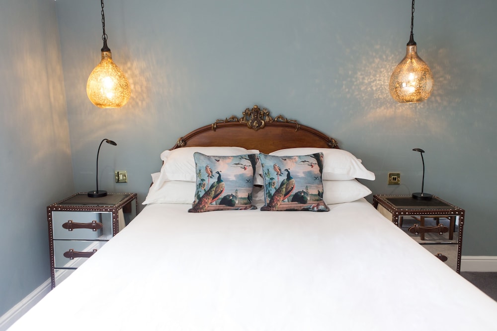Basic Double Room, 1 King Bed