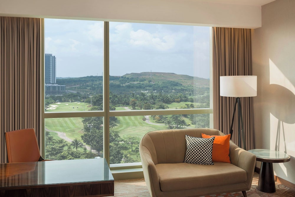 Room, 1 King Bed, Golf View photo 3
