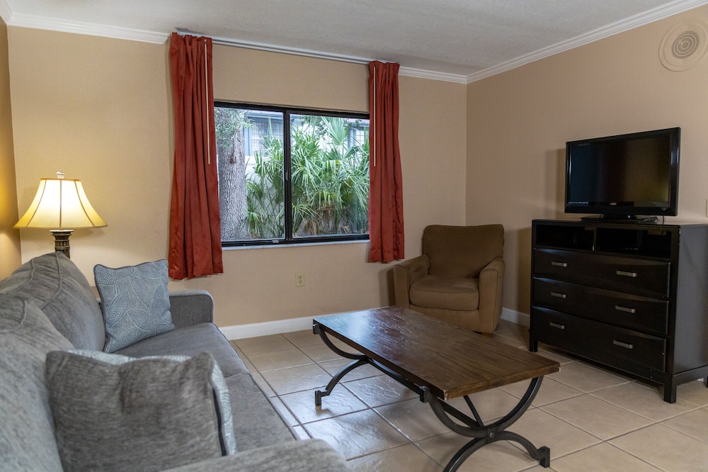 Suite, 2 Bedrooms - Photo 9