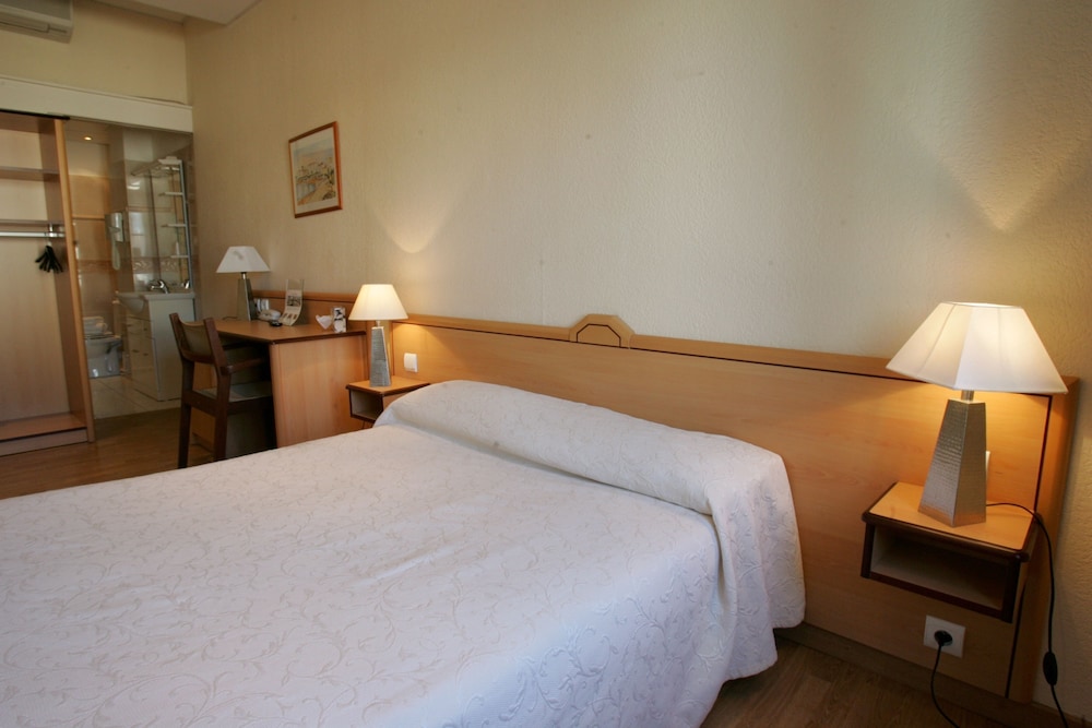 Standard Double Room, City View photo 2