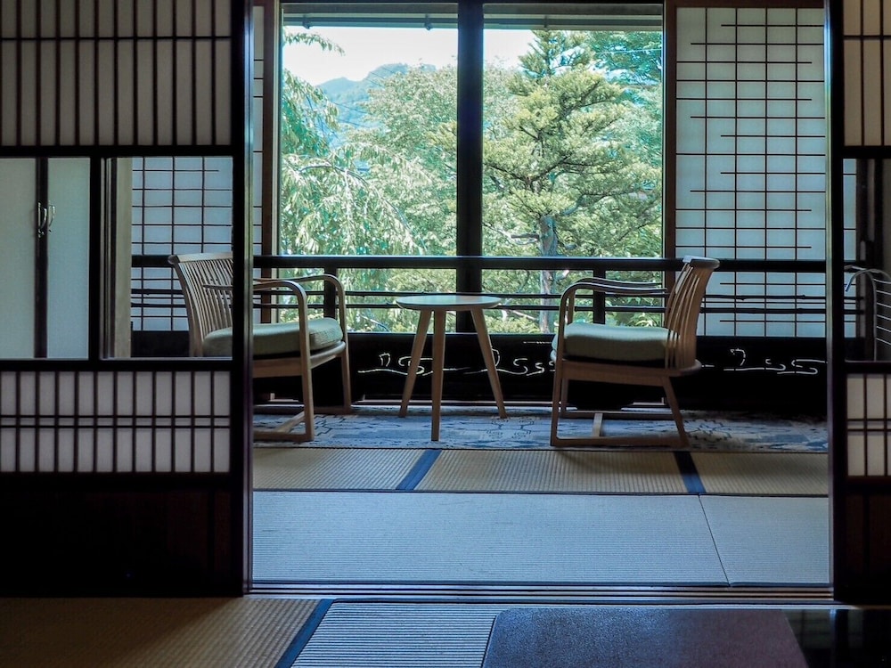 Shogetsuro (Japanese Style Room, no shower, shared bath, River View)(6 years old and over)
