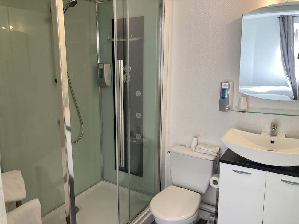 Standard Triple Room - Photo 4