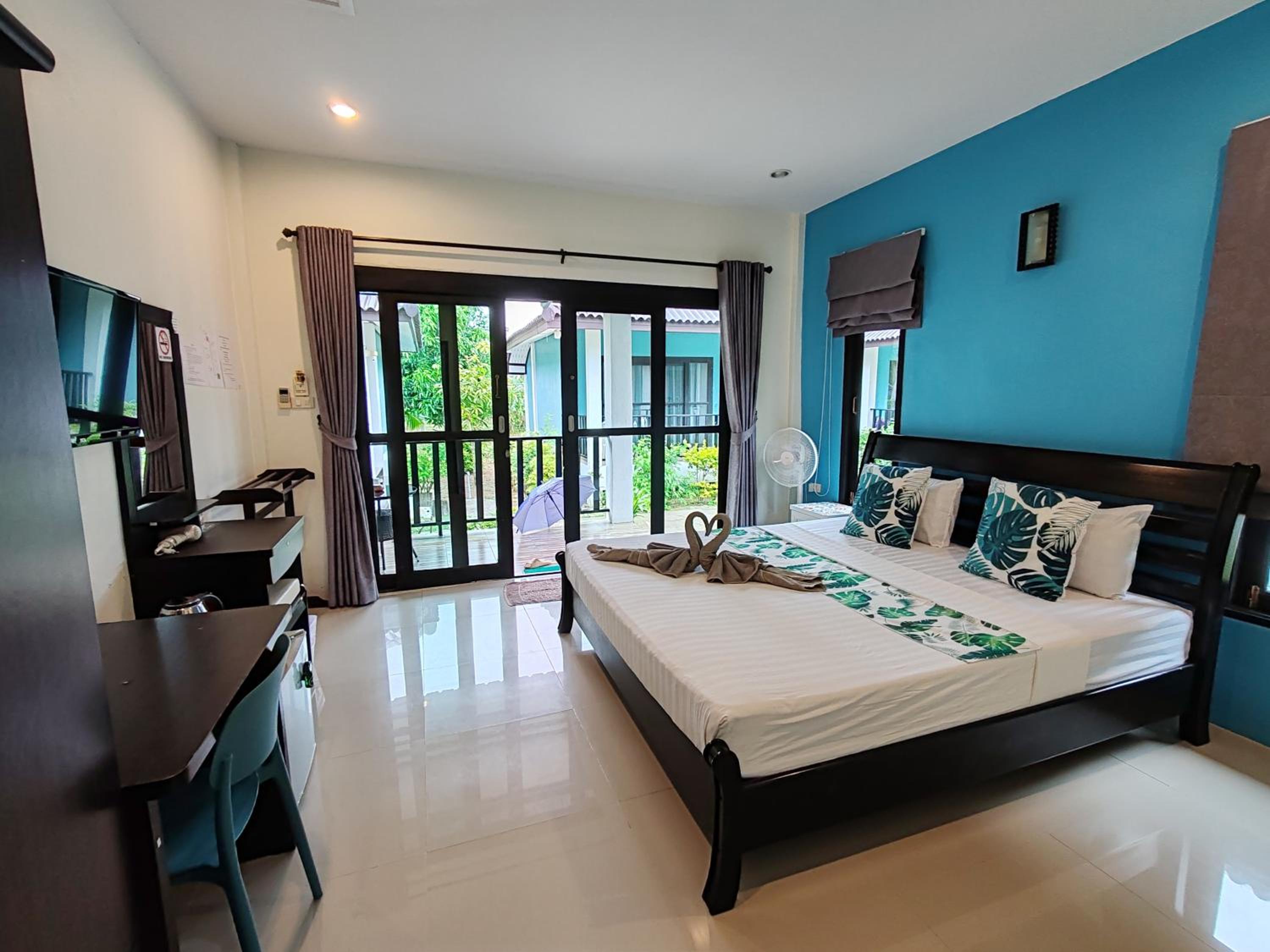 Deluxe King Room photo 3