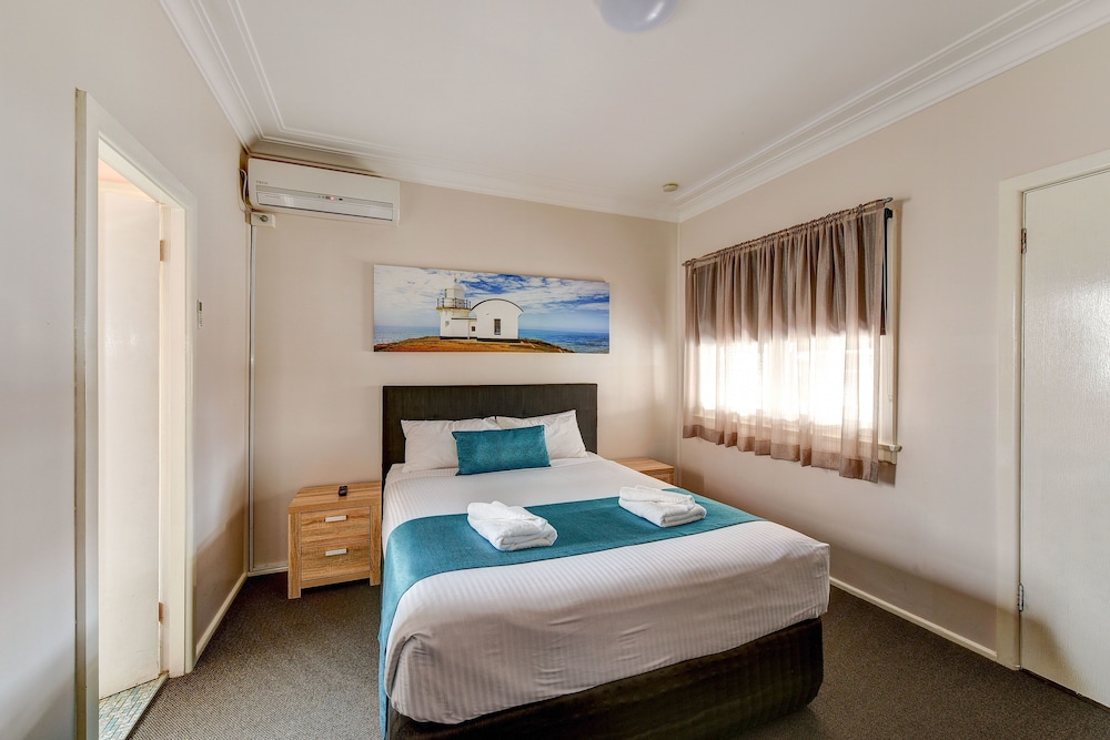 Family Room, 2 Bedrooms photo 2