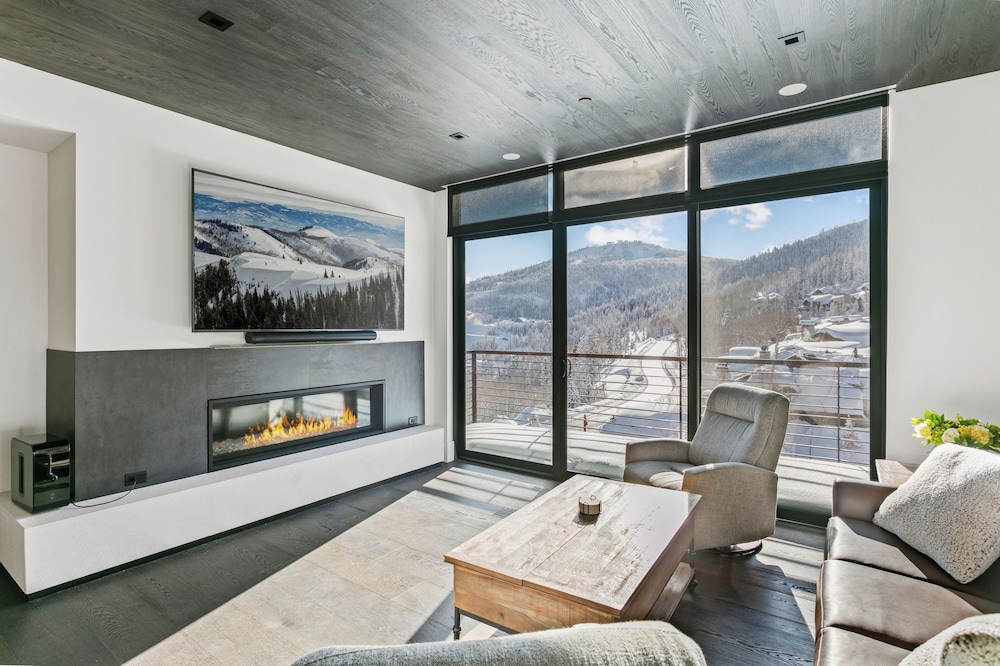 Condo, 2 Bedrooms