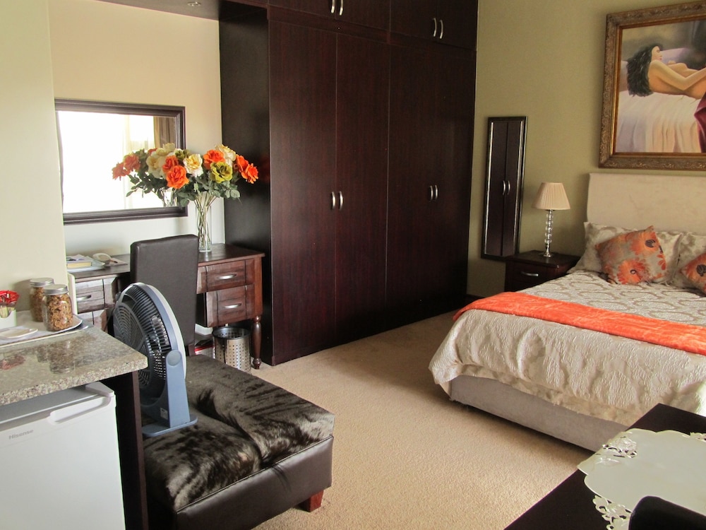 Room 5 Executive En-suite photo 2
