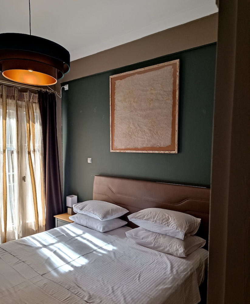 Comfort Apartment, 1 Bedroom, Bathtub, Courtyard View (Carlo Premium)