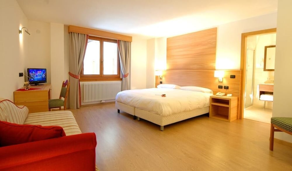 Double Room (Dolomiti)