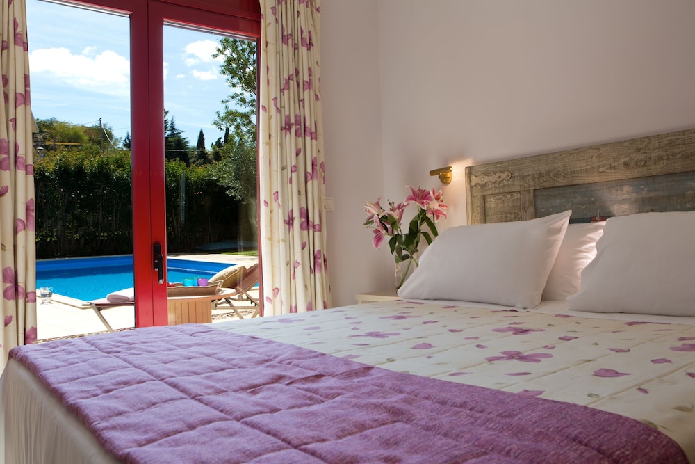 Superior Suite, Pool View photo 1
