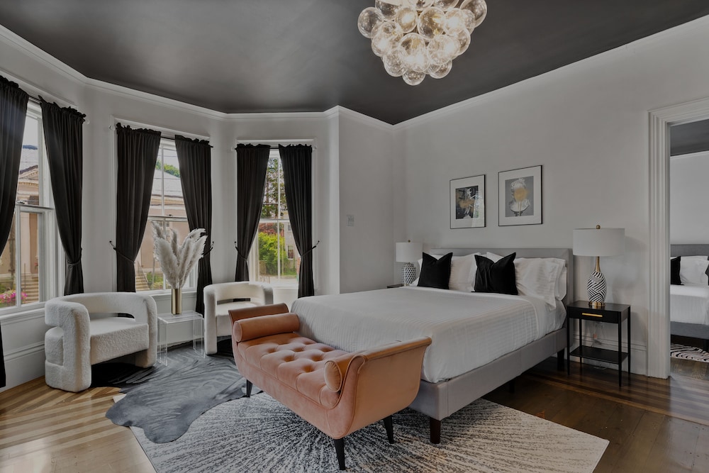 Suite, Multiple Beds