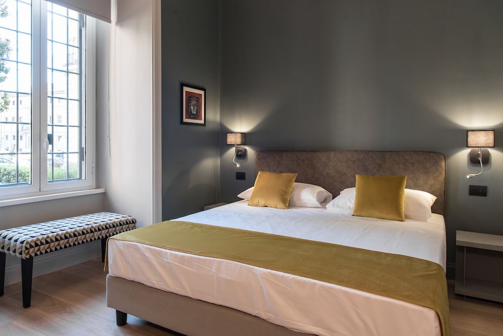 Classic Double Room, 1 Queen Bed, Refrigerator, City View photo 1