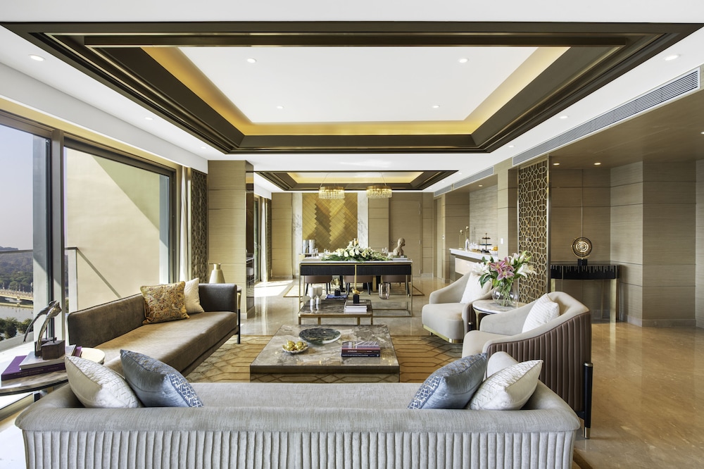 Presidential Suite photo 1