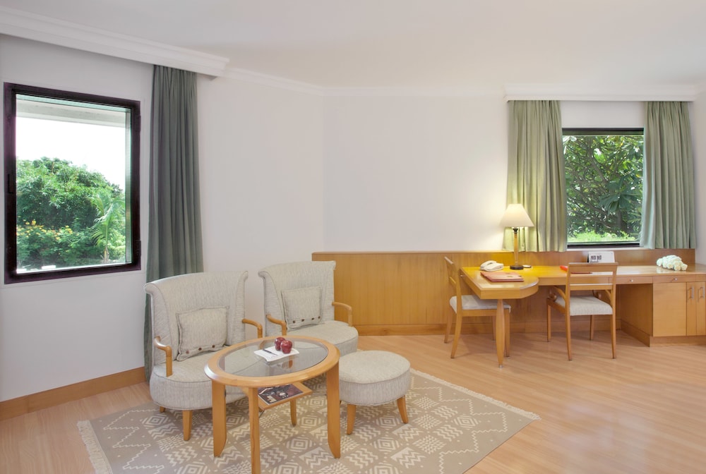 Premier Suite - Photo 7