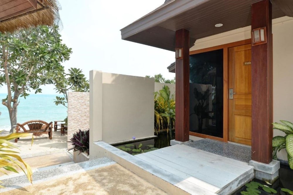 Beachfront Suite - Photo 6