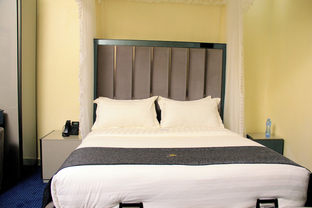 Luxury Suite, Balcony, Garden View photo 2