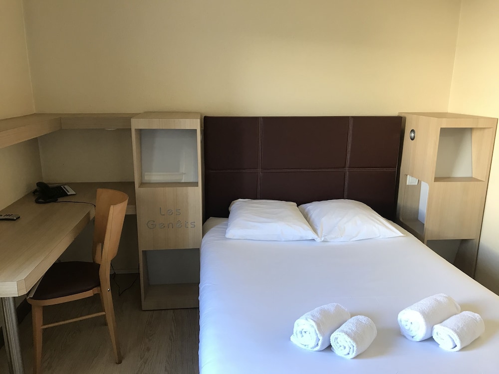 Standard Double Room photo 2
