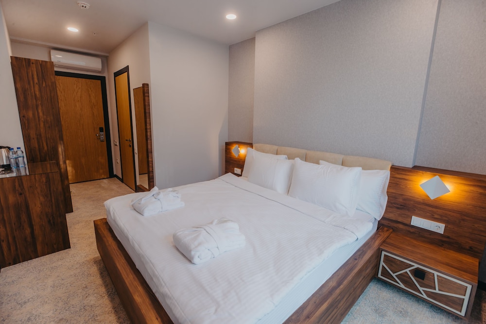 Standard Double Room - Photo 3