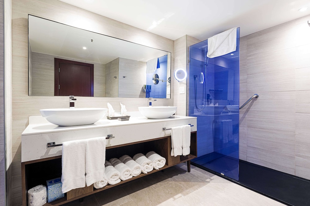 Executive Suite, 1 King Bed with Sofa bed, Ocean View (Ultimate Adults-Only One Bedroom Ocea) thumbnail 5