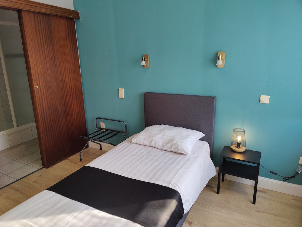 Basic Single Room photo 3