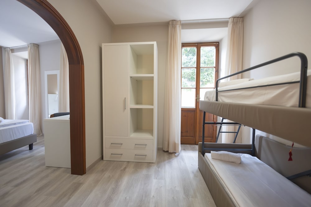 Standard Quadruple Room photo 2