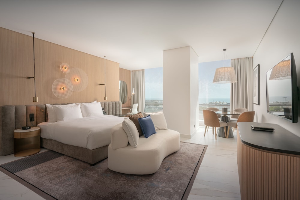 Deluxe Room, 1 King Bed, Sea View photo 1