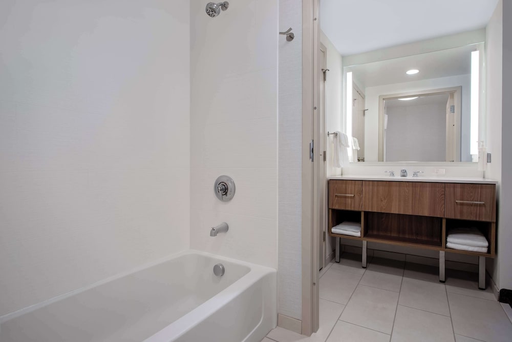 Suite, Non Smoking - Photo 11