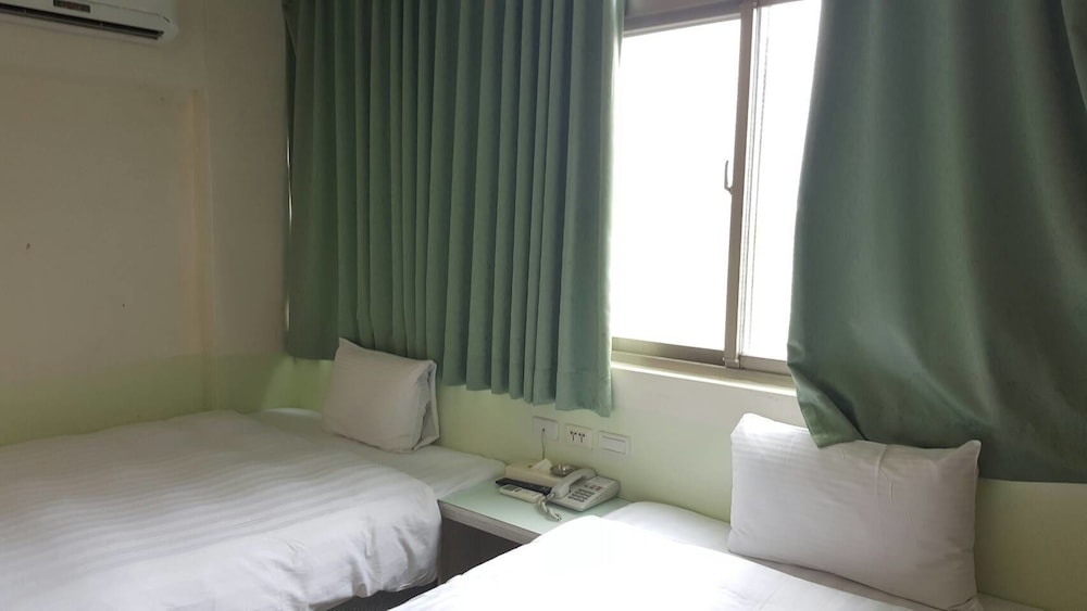 Standard Twin Room photo 2