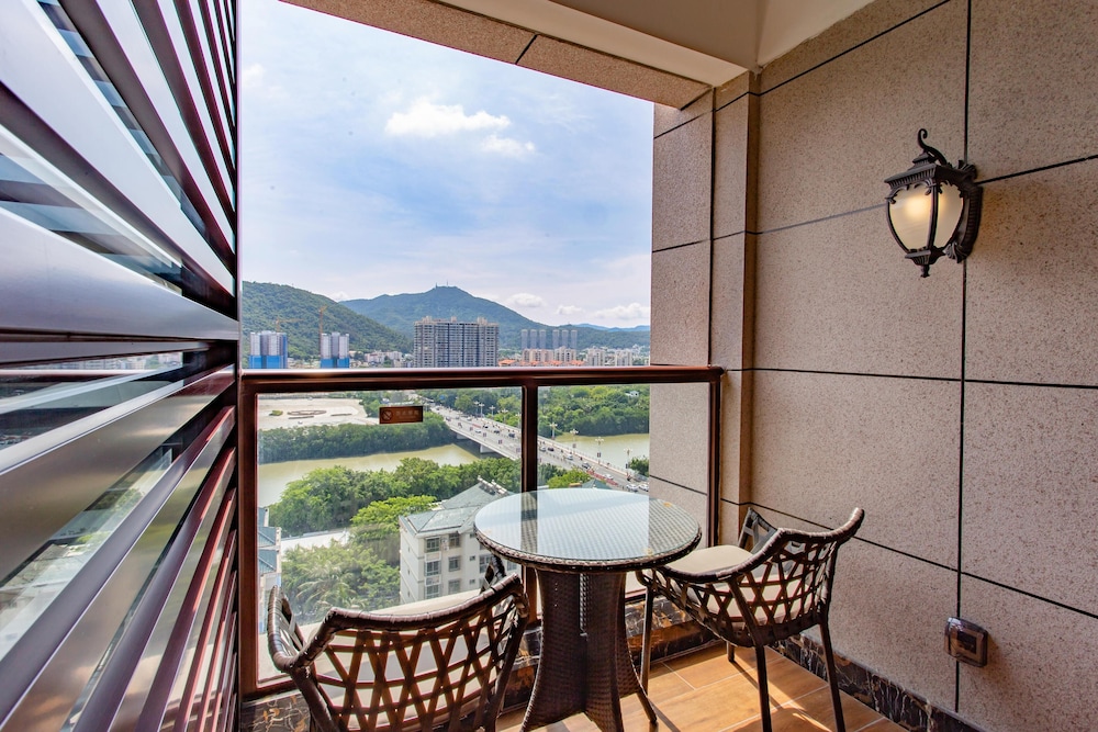 Business Suite photo 1