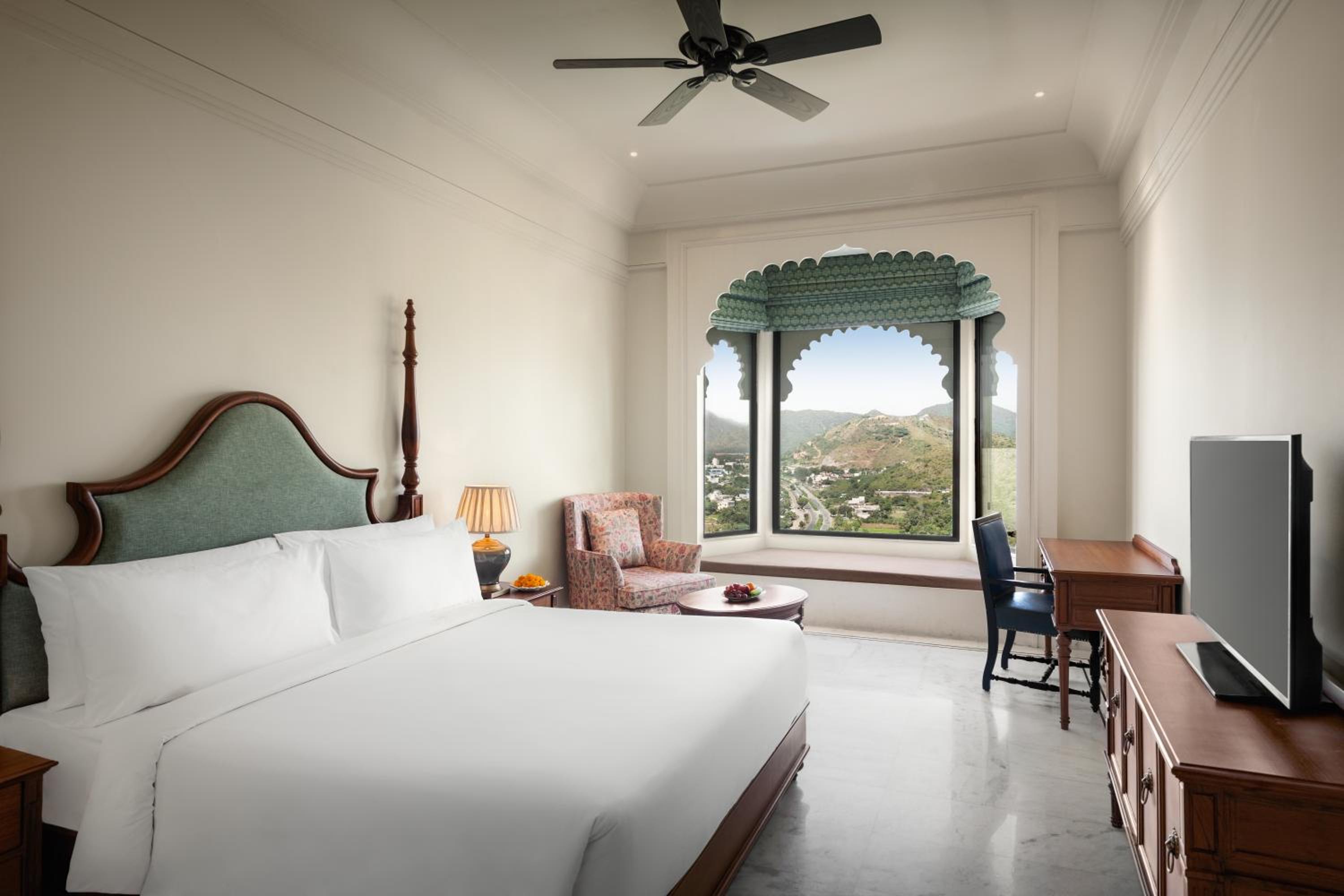 King Room with Mountain View