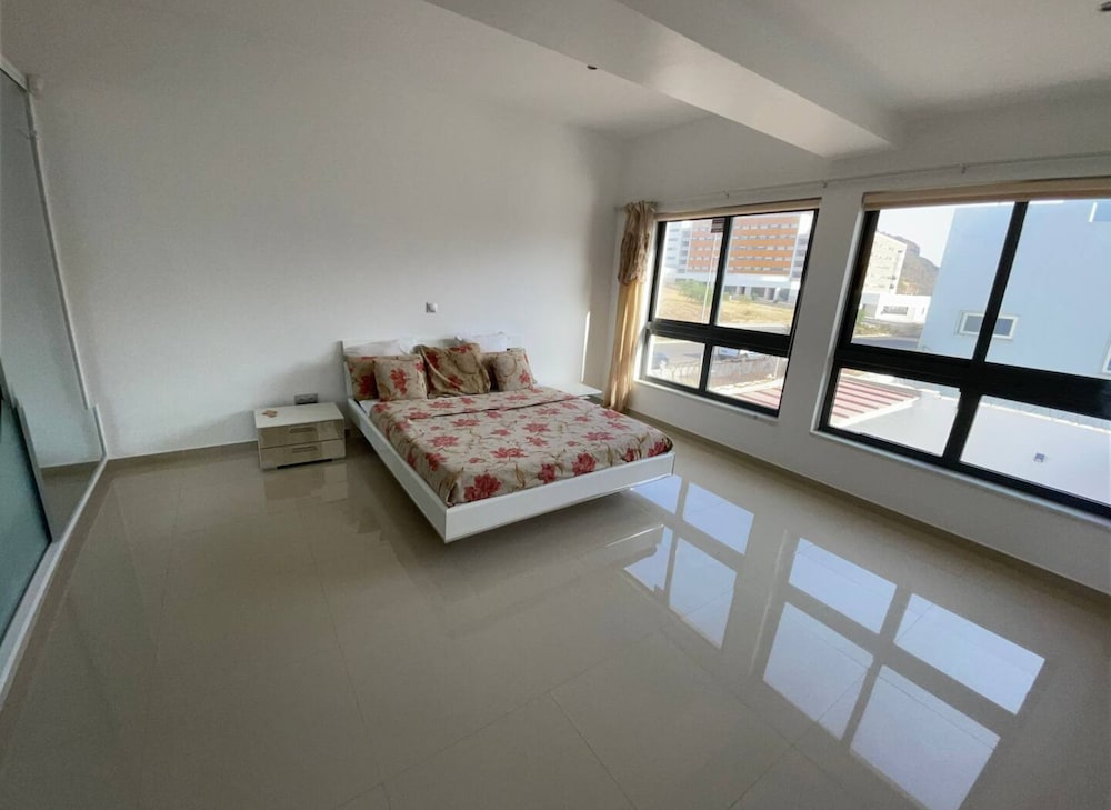 Basic Villa photo 3