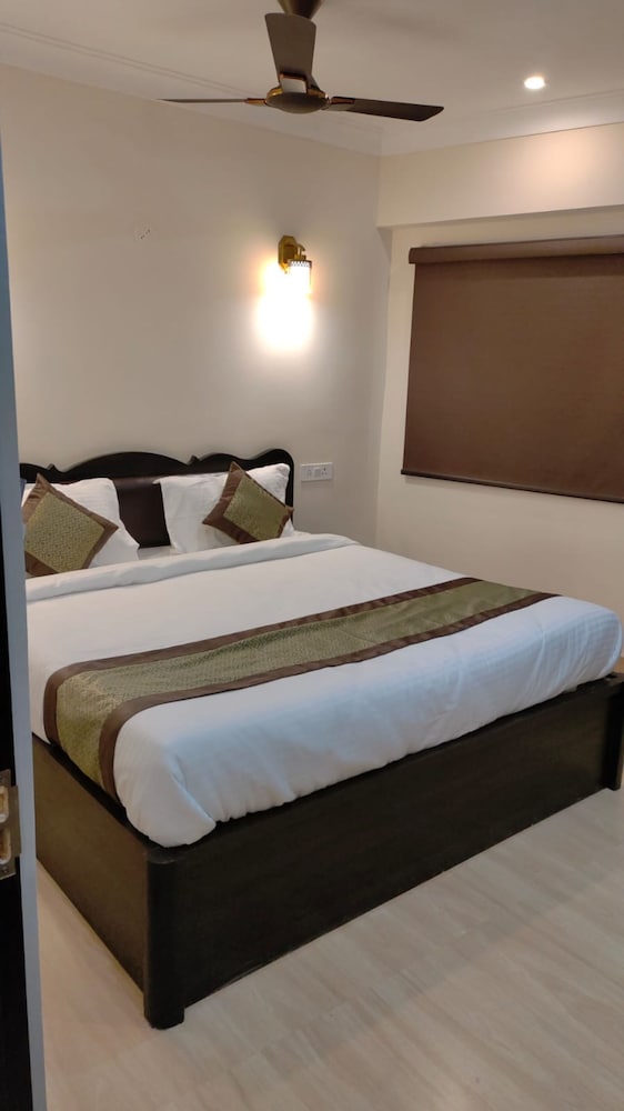 Executive Double Room, City View