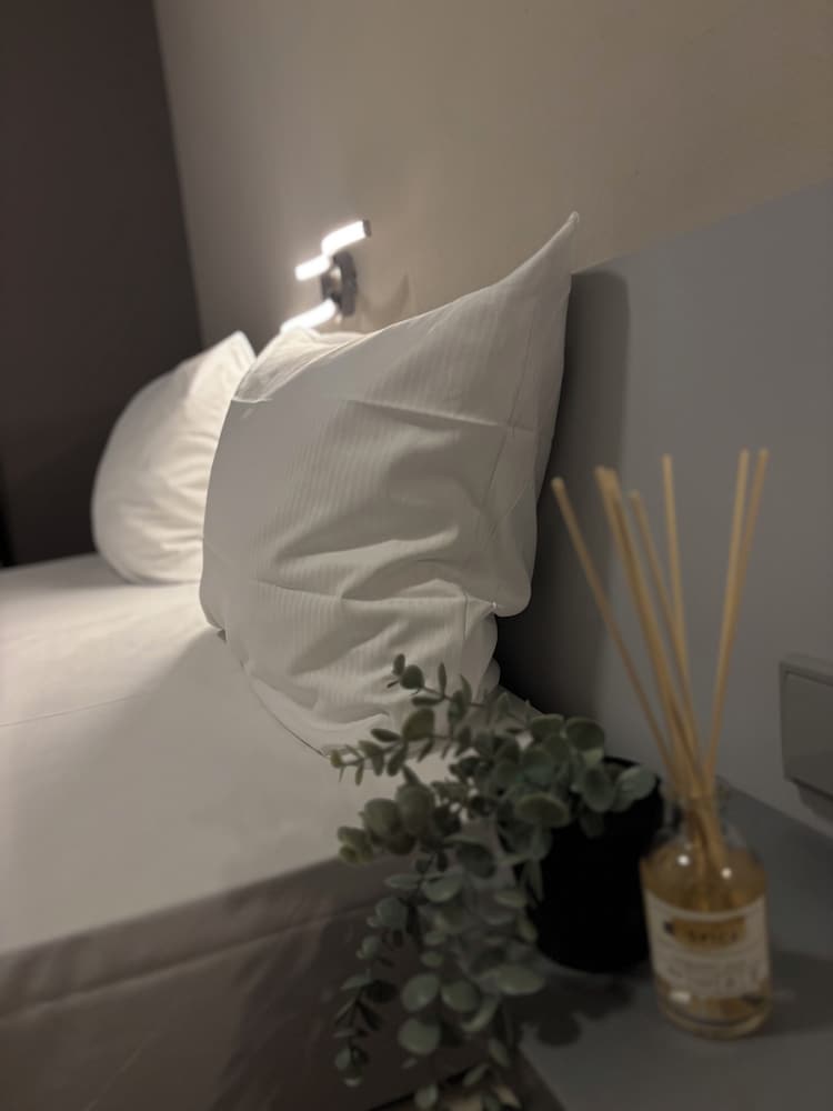 Standard Double Room - Photo 3