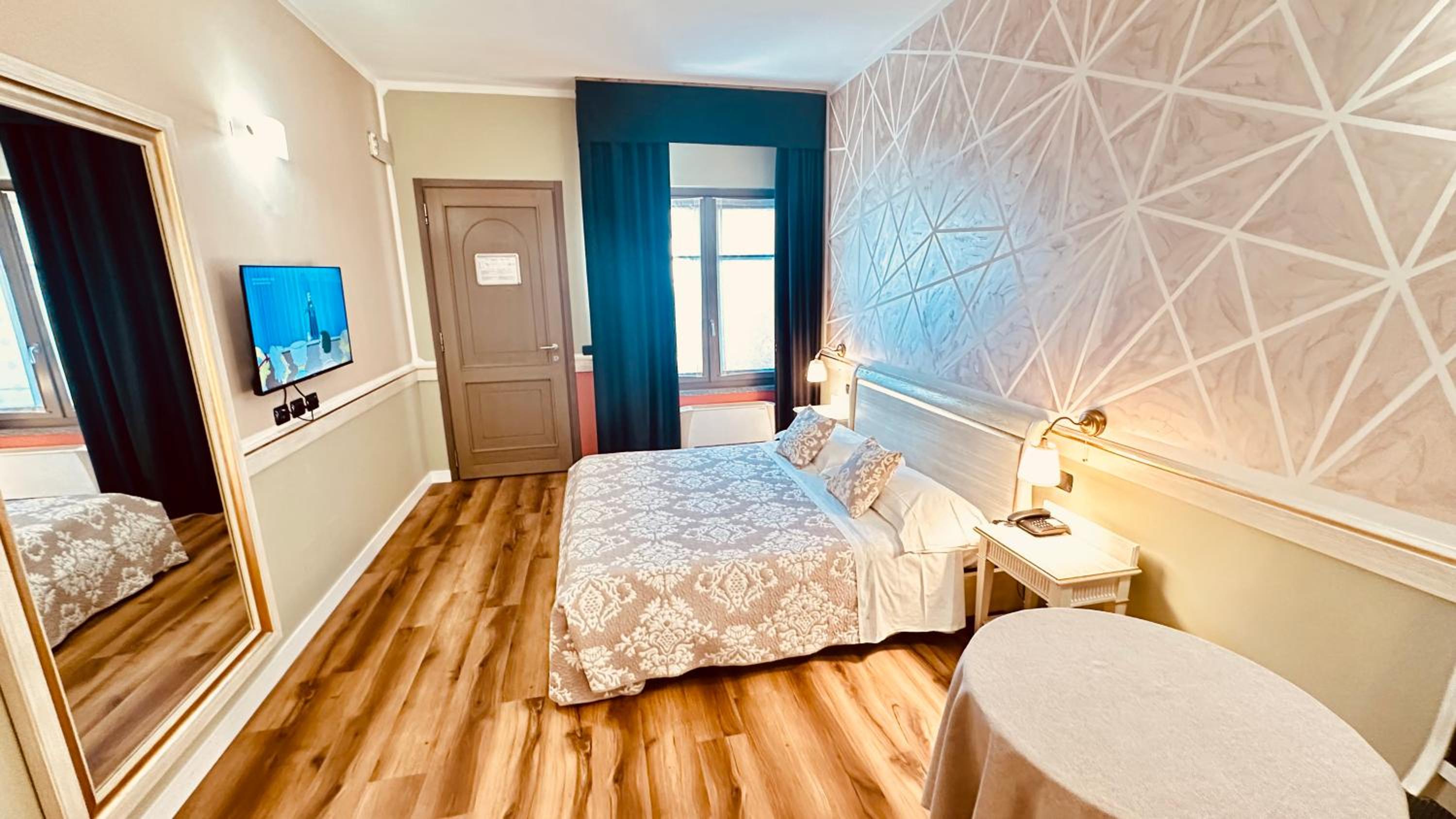 Large Double Room - Photo 39