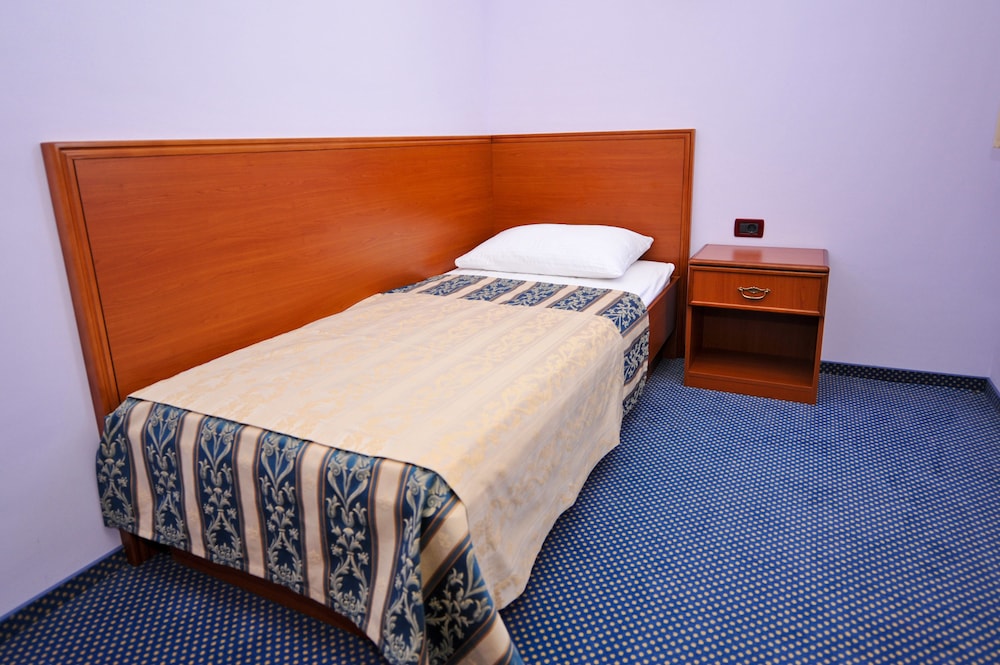 Suite, 2 Bedrooms, Partial Sea View photo 3