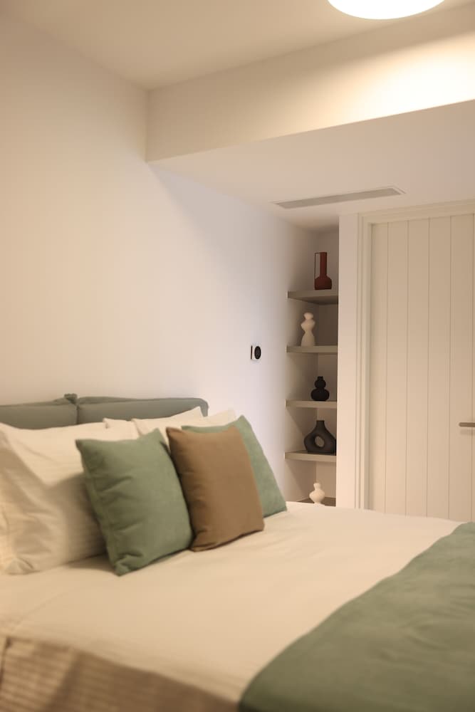 King Suite - Photo 16