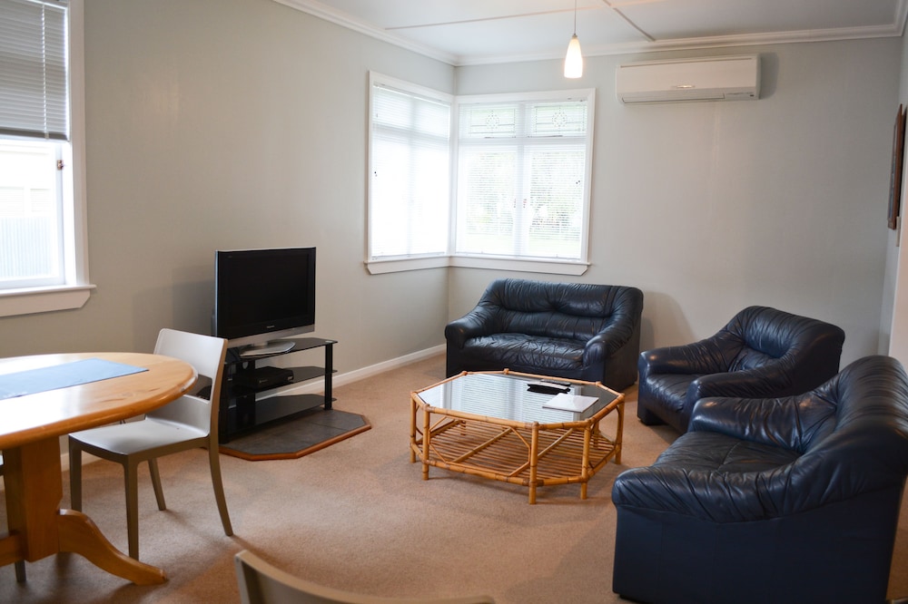 Bungalow photo 1