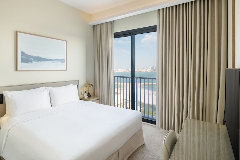 Deluxe Room, 1 King Bed, Sea View - Photo 5