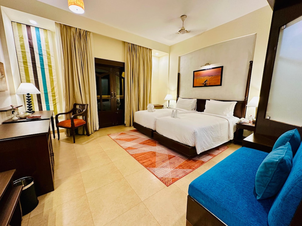 Premium Room, 2 Twin Beds, Balcony, Pool View