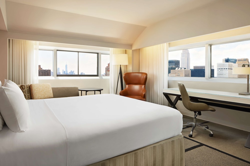 Corner Room One King Bed