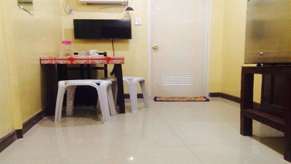 Budget Double Room photo 3