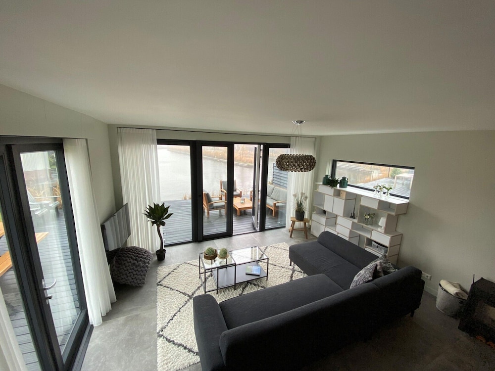 Luxury House, 4 Bedrooms