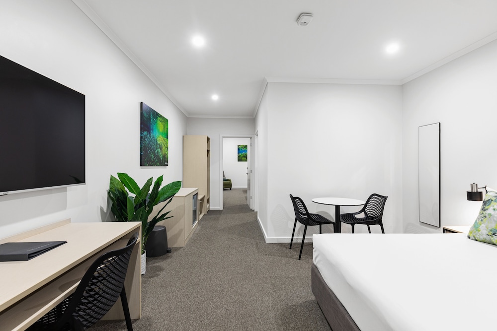 Executive family suite photo 2