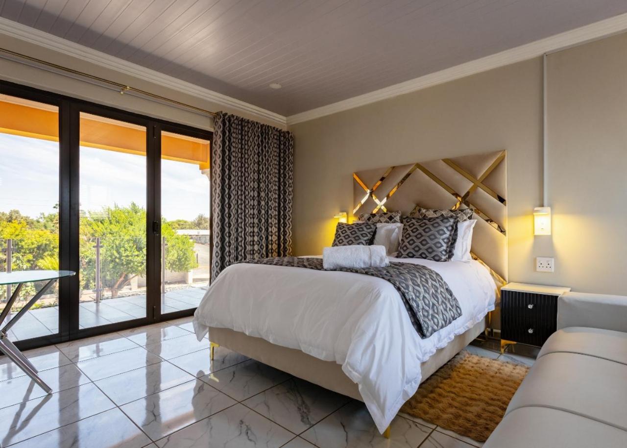 One-Bedroom Suite photo 1